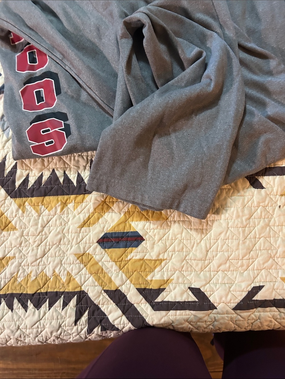 University of Oklahoma Sooners Lounge Pants - Gray & Crimson - Picture 4 of 6